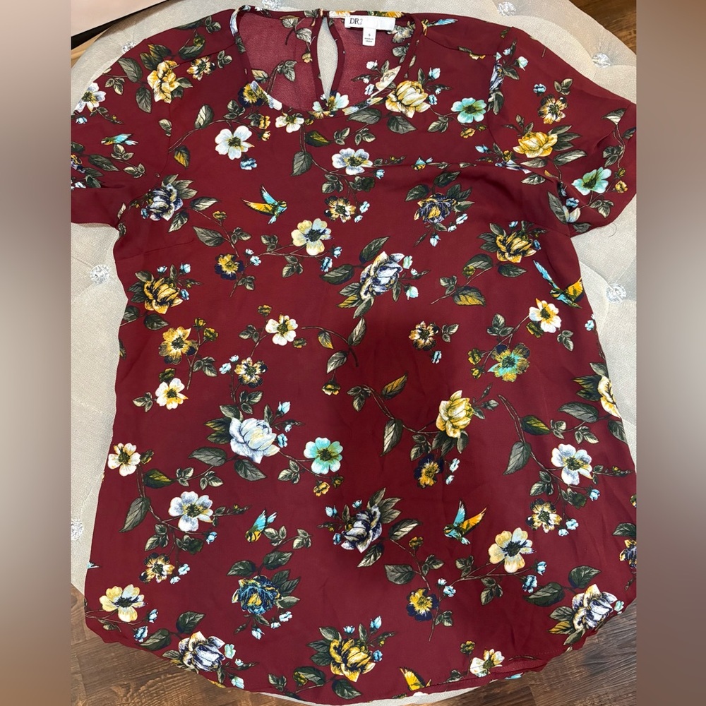 DR2 Burgundy Floral Short Sleeve Top